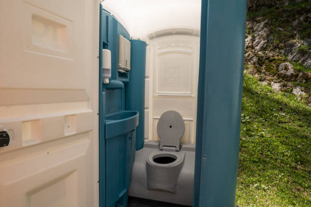 Best Porta potty delivery and setup  in Bolivar, WV